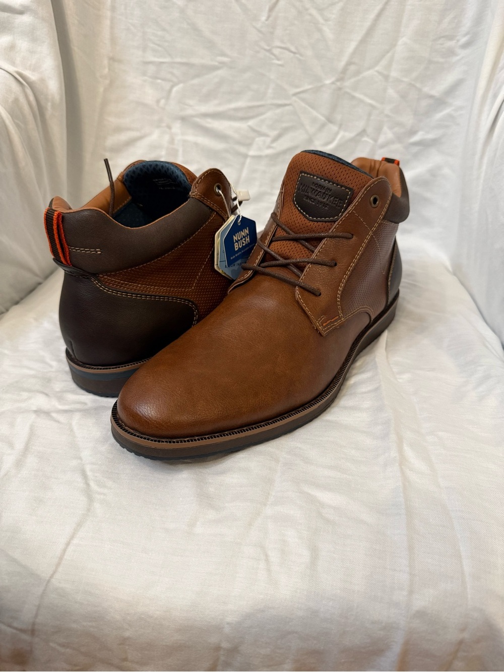 Men’s Nunn Bush Circuit DC  Wide Cognac Leather Chukka Boots. Size 9.5. NWB
